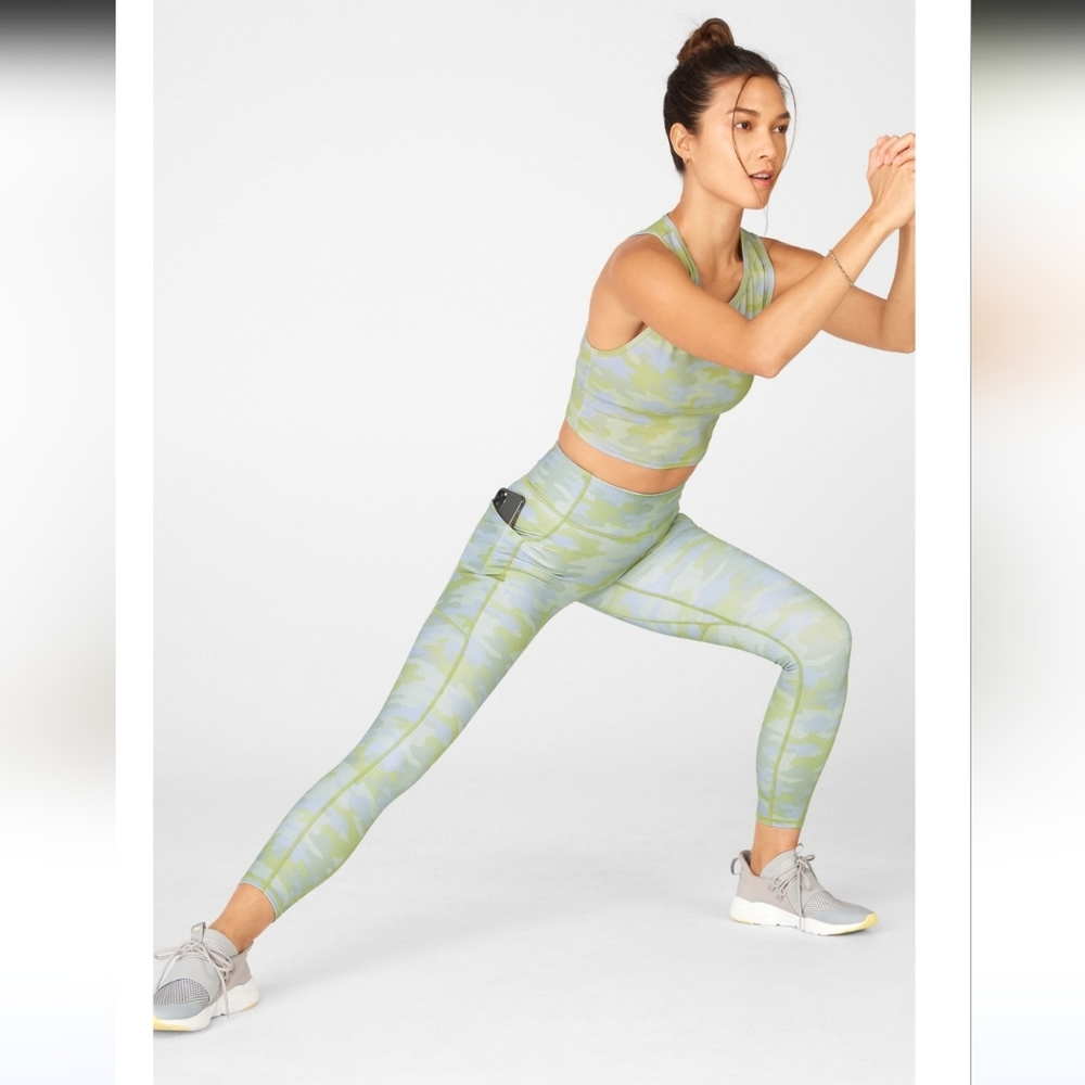 Fablethics Motion 365 High Waisted 7/8 Legging Grey Pin Dot Camo Size Large